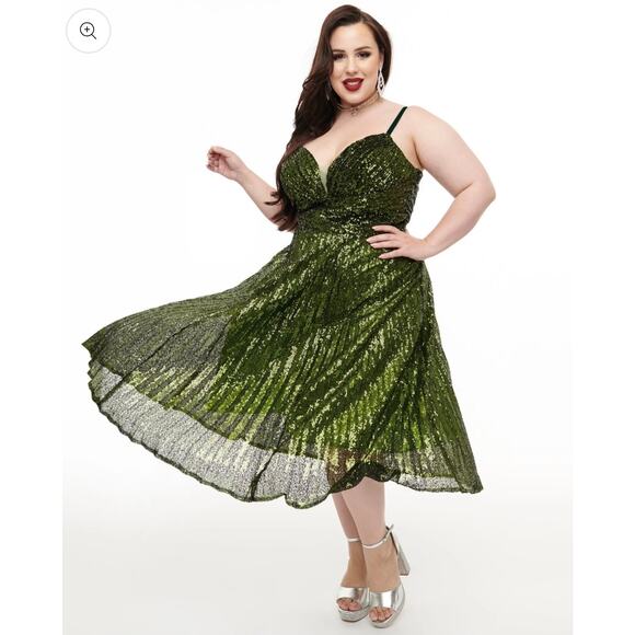 Unique Vintage Dresses & Skirts - Unique Vintage 1950’s Emerald Green Pleated Sequin Swing Dress 1X NWOT